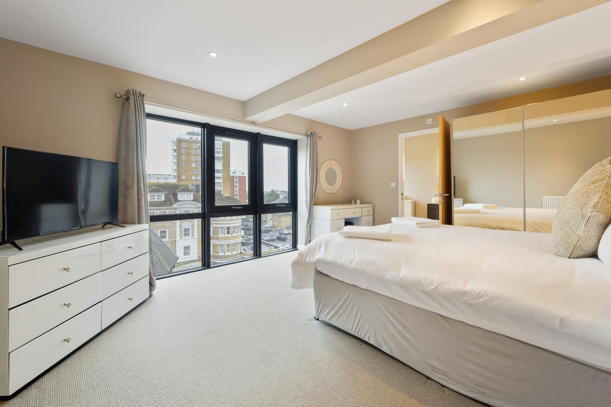 Westcliff Penthouse With Sea Views And Balcony Apartman Bournemouth Kültér fotó