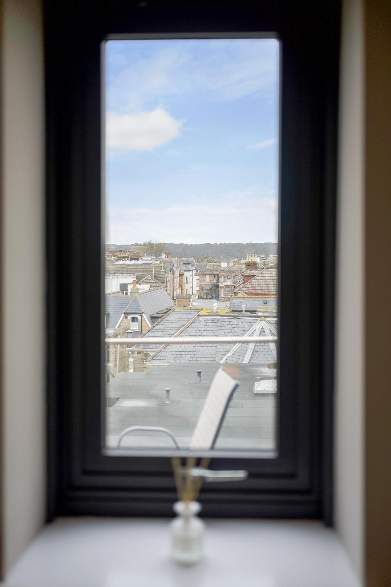 Westcliff Penthouse With Sea Views And Balcony Apartman Bournemouth Kültér fotó